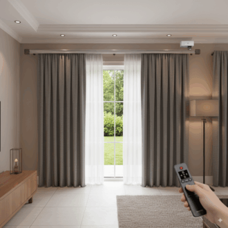 Балкон и лоджия со шторами плиссе и электрокарнизом: уют и функциональность в небольших пространствах