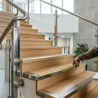 Уголки из нержавеющей стали для лестниц и перил: как правильно выбрать и рассчитать